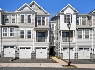 95 Aspen Dr, Cedar Grove, NJ 07009