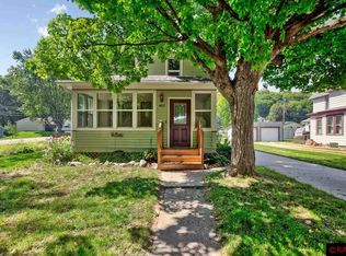 402 N 6th St, Henderson, MN 56044