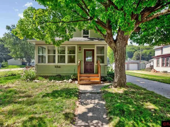 402 N 6th St, Henderson, MN 56044