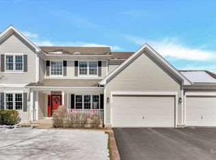 505 Spring Ridge Dr, Crystal Lake, IL 60012