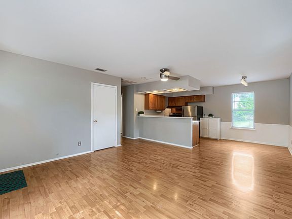 4th image of 8308 Hathaway Dr