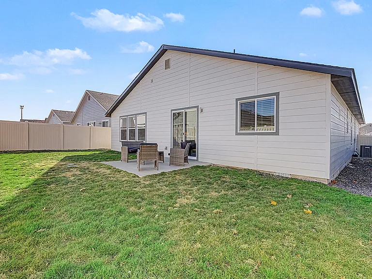 2742 W Balboa Dr — Photo 52