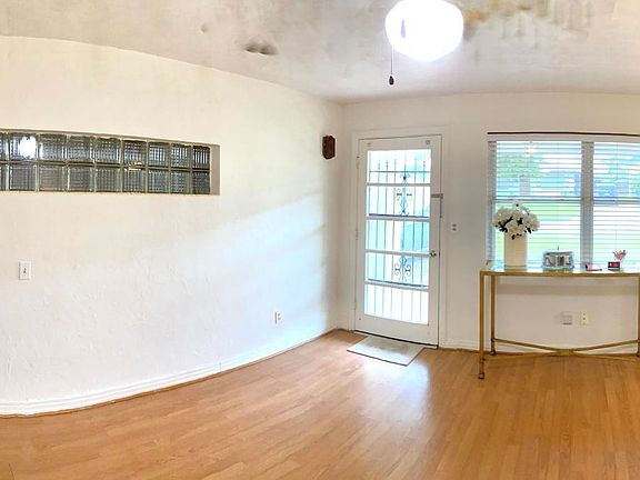 5th image of 1324 Woodward Ave