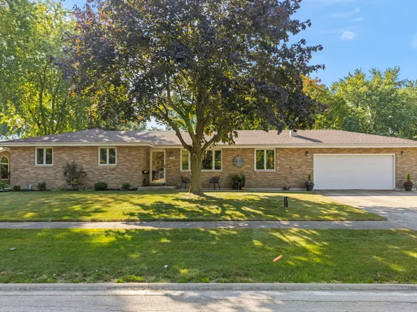20651 W Thomas Dr, Lockport, IL 60441