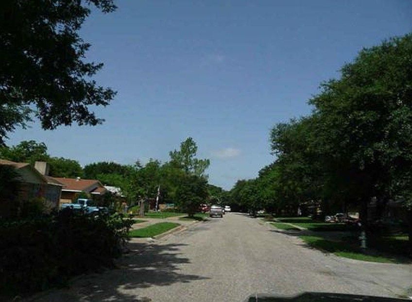2nd image of 506 Harvard Dr