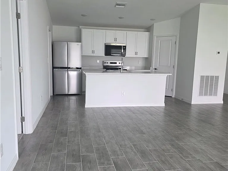408 NW 31st Pl — Photo 12
