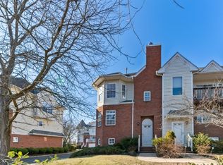 13 Cottage Ct, Berkeley Heights, NJ 07922