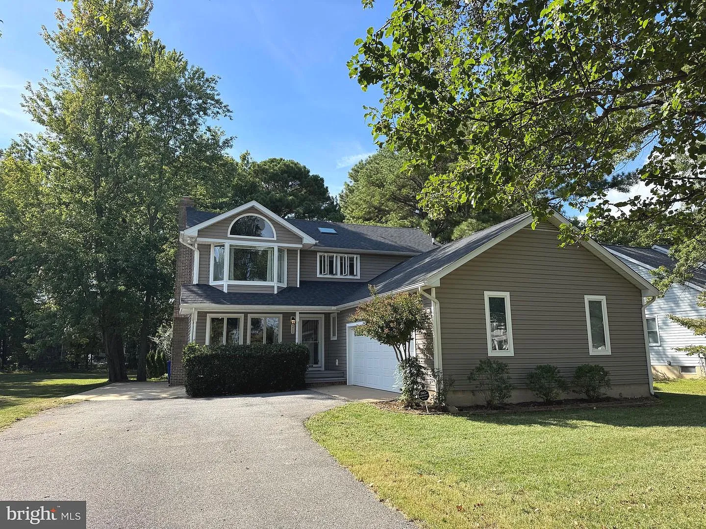 211 Queen Anne Rd photo 1