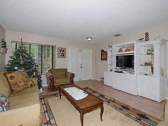 3rd image of 9073 SW 212th Ln