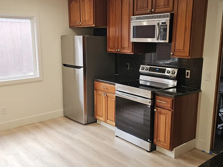 2525 Center Rd — Photo 5