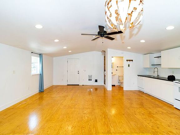 2nd image of 15323 SE Lee Ave