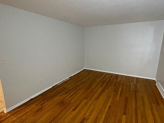 4th image of 103 Kenosha St #1