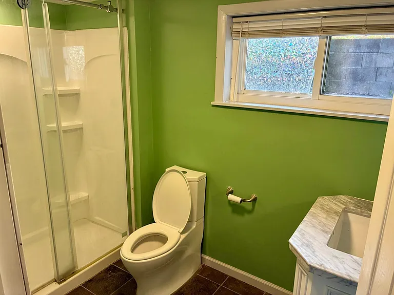 Lower level full bathroom