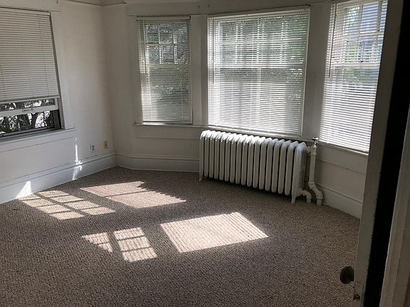 3rd image of 317 John St #1