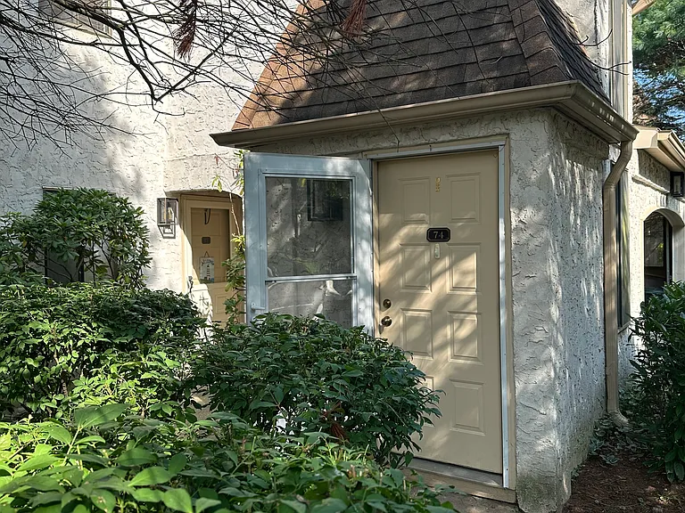 74 Park Gate Dr — Photo 60