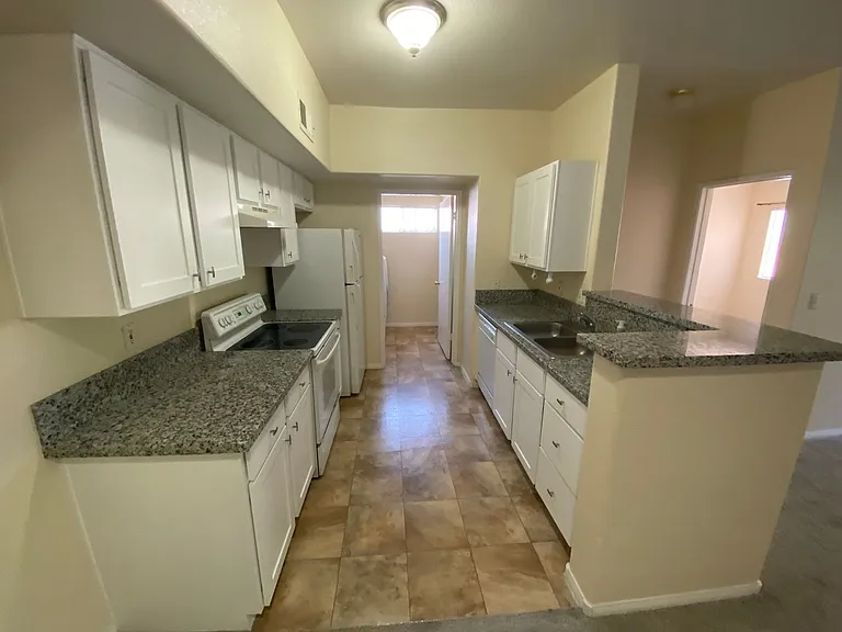 2615 W Gary Ave #2033 — Photo 5