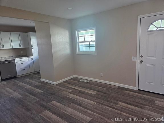 3rd image of 117 Mockingbird Ln