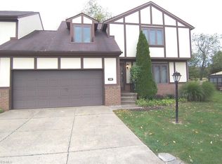33 Tudor Ln, Kent, OH 44240