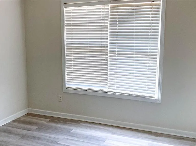 570 Sterling Pointe Ct — Photo 26