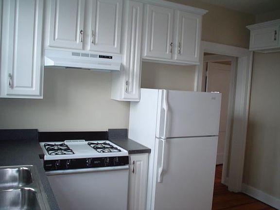 5th image of 1823 Roanoke Ave