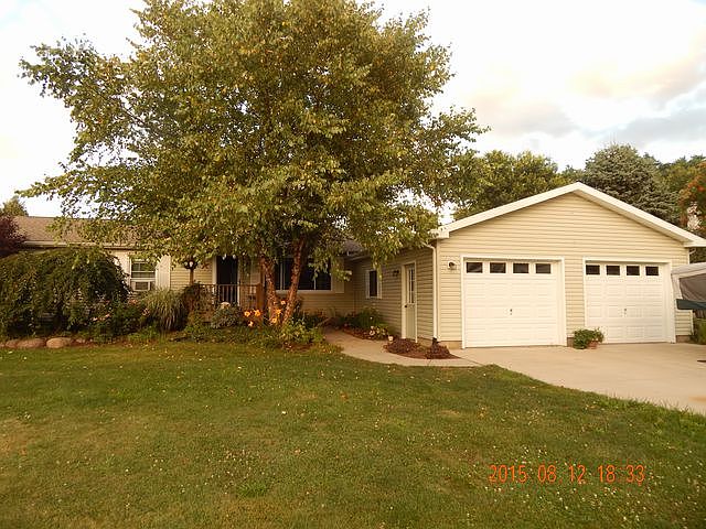 1st image of 11 Villa Dr