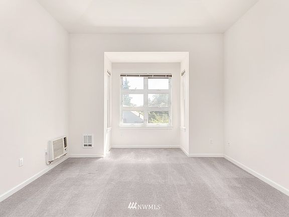 5th image of 1515 E Yesler Way #306