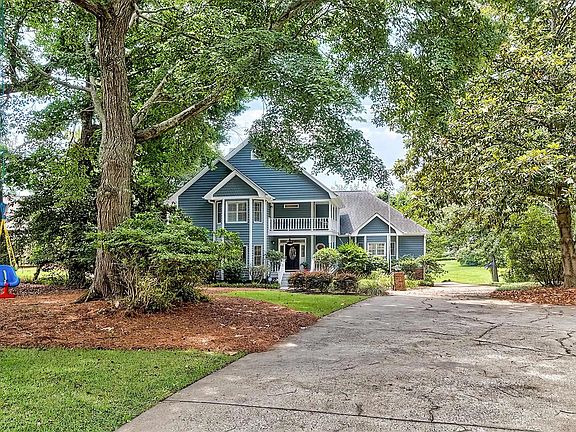 4th image of 108 Highland Cir