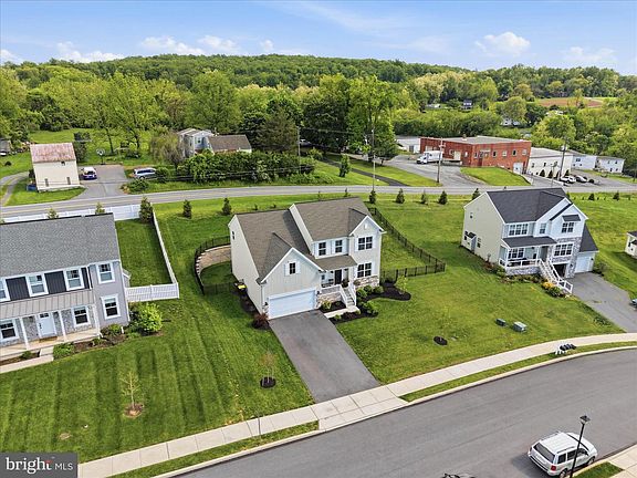 5th image of 28 Lee Dr
