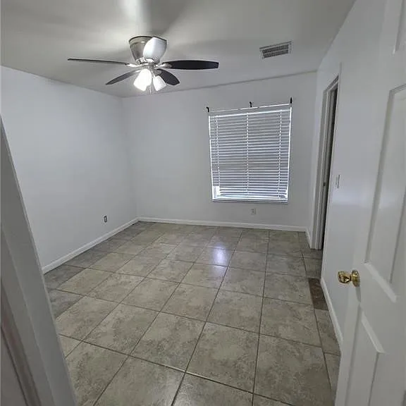 409 Hull Ave S — Photo 13