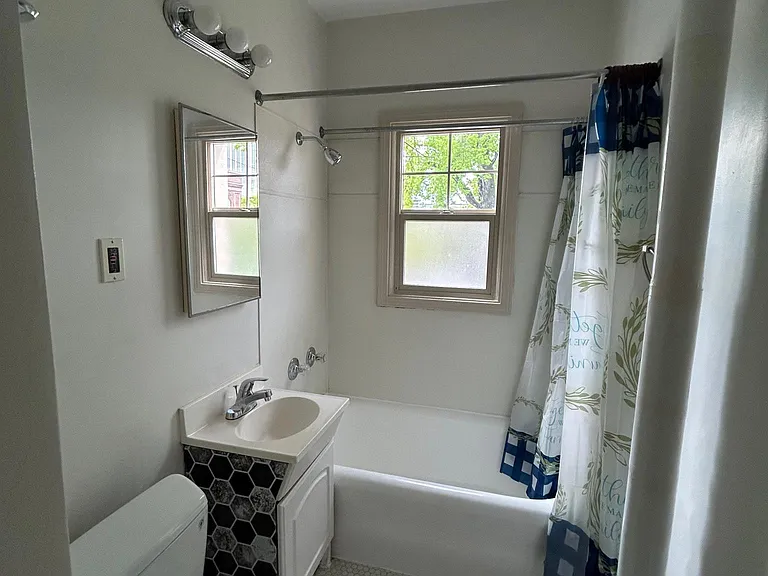 1530 NE 10th Ave #201 — Photo 3