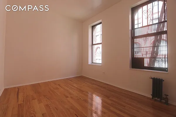 Rented by Compass | media 23