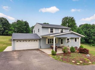 910 McFadden Rd, Apalachin, NY 13732