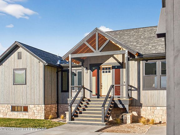 5th image of 623 Royal Elk Cir