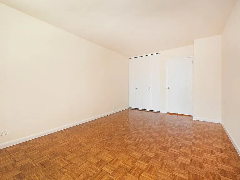 211 W 56th St #G28 — Photo 9