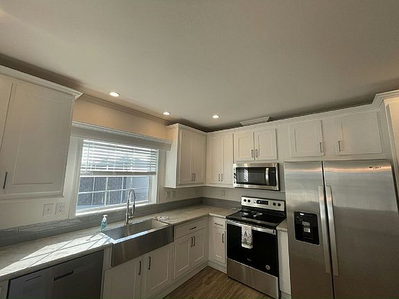 4th image of 13054 Orange Ave