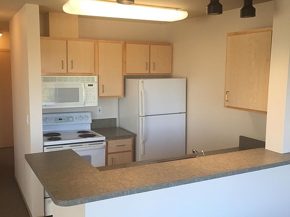 2nd image of 411 11th Ave APT 401