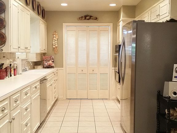 2nd image of 6106 Caldwell Dr