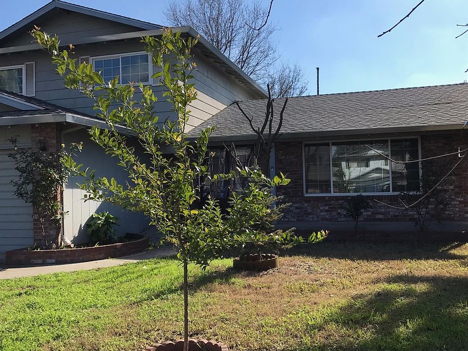1st image of 3228 E Deerfield Ct