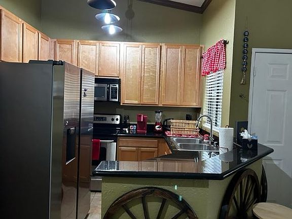 3rd image of 78650 Avenue 42 APT 902