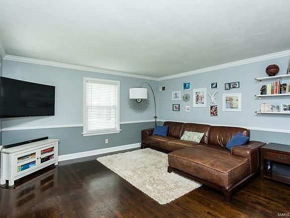 4th image of 452 Clemens Ave