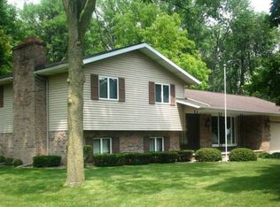 1101 N Jones Rd, Essexville, MI 48732