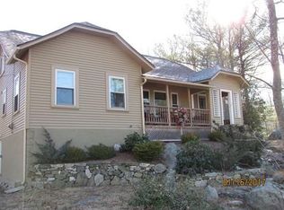 3 Prospect St, Upton, MA 01568