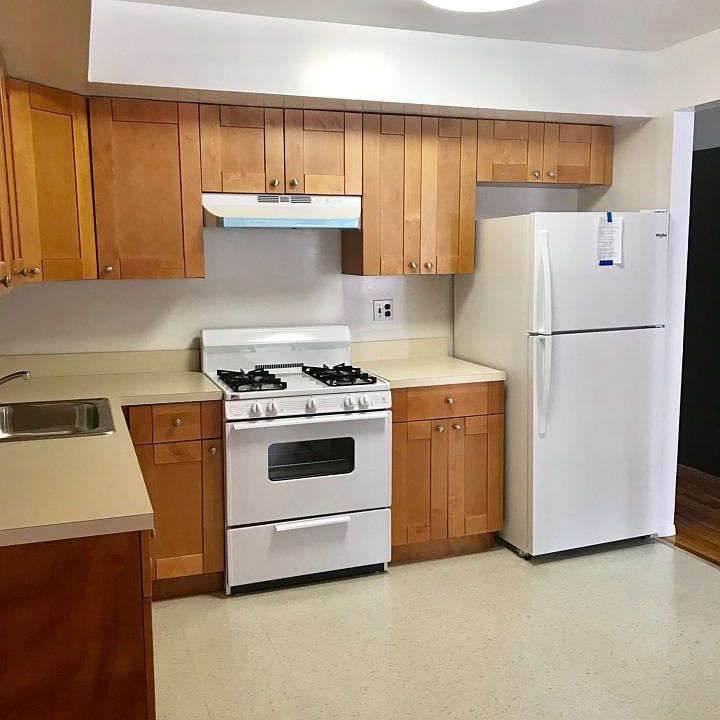 1st image of 2846 46th St APT 2
