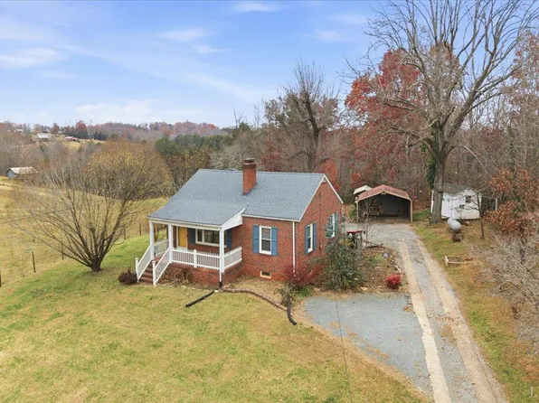 314 Dogwood Ln, Hurt, VA 24563