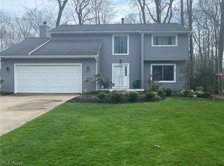 13330 S Partridge Dr, Valley View, OH