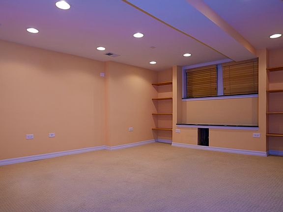 5th image of 5748 N Maplewood Ave #Basement