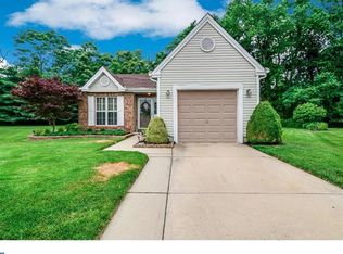 7 Drake Ct, Mount Laurel, NJ 08054