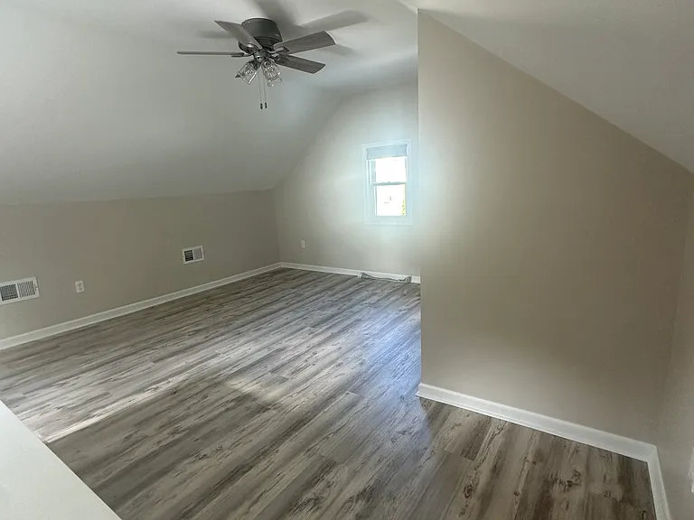 10 Lakeville Ct — Photo 11