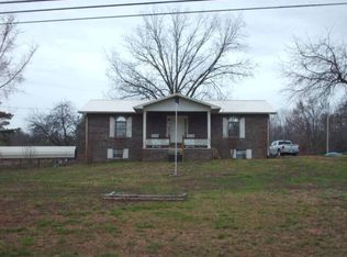 1018 New Hope Rd, Big Sandy, TN 38221