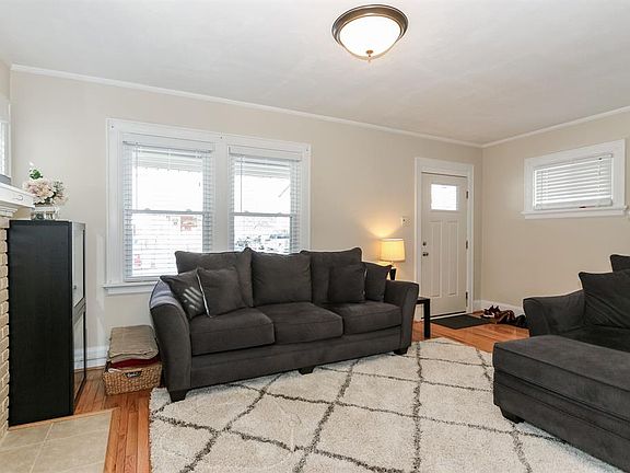 4th image of 2125 Quatman Ave